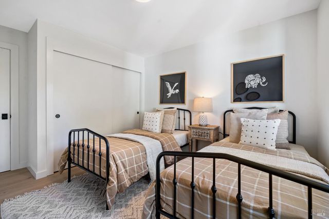 17285 Hillcrest Ave, Sonoma, CA 95476