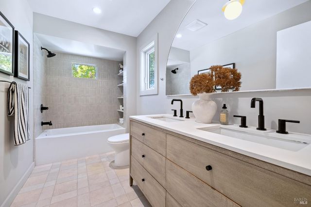 17285 Hillcrest Ave, Sonoma, CA 95476