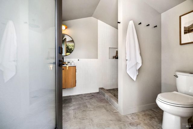 17285 Hillcrest Ave, Sonoma, CA 95476