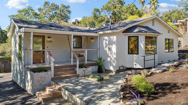 17285 Hillcrest Ave, Sonoma, CA 95476