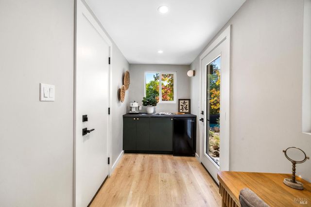 17285 Hillcrest Ave, Sonoma, CA 95476