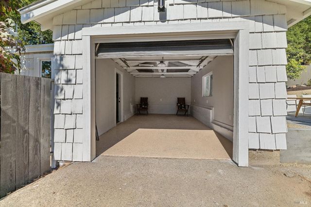 17285 Hillcrest Ave, Sonoma, CA 95476