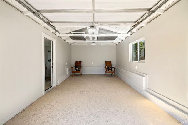 17285 Hillcrest Ave, Sonoma, CA 95476