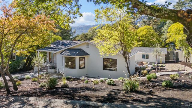 17285 Hillcrest Ave, Sonoma, CA 95476
