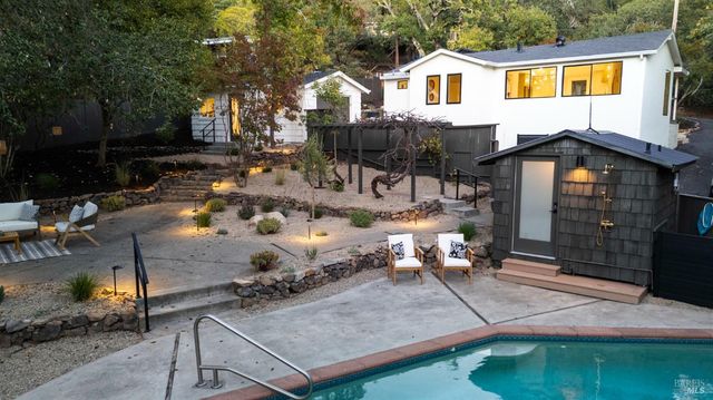 17285 Hillcrest Ave, Sonoma, CA 95476