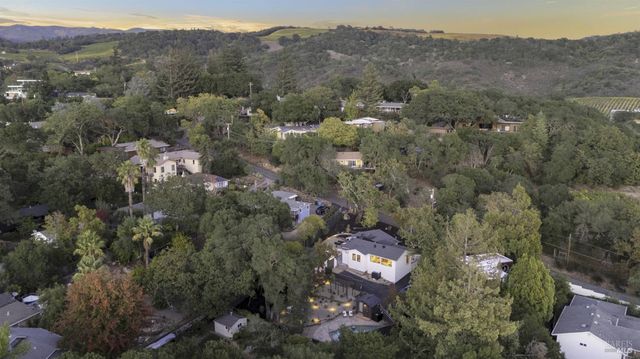 17285 Hillcrest Ave, Sonoma, CA 95476