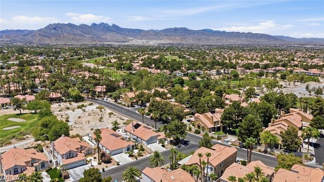 7457 Painted Shadows Way, Las Vegas, NV 89149