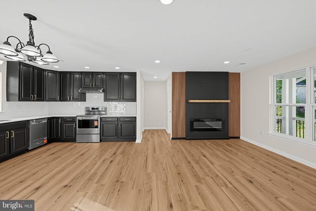 207 ELIZABETH AVE, Baltimore, MD 21225