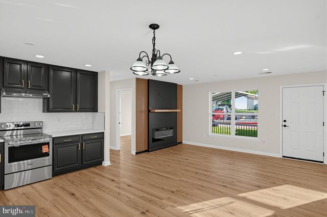 207 ELIZABETH AVE, Baltimore, MD 21225