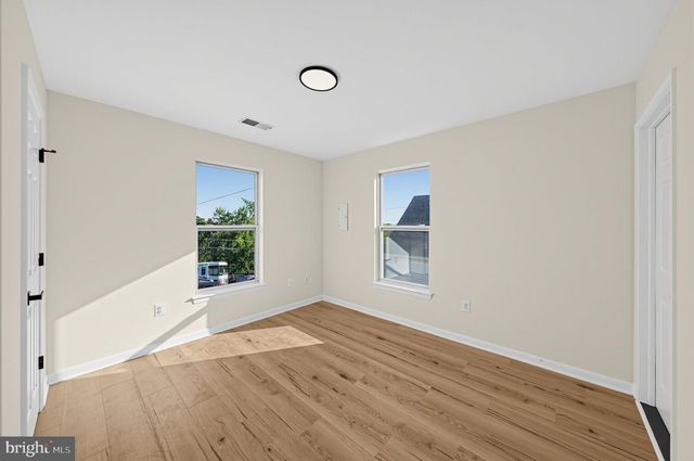 207 ELIZABETH AVE, Baltimore, MD 21225