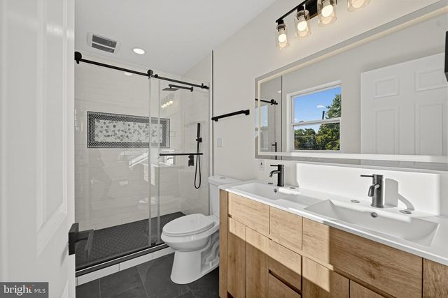 207 ELIZABETH AVE, Baltimore, MD 21225
