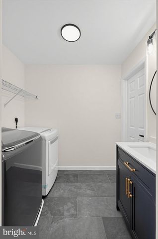 207 ELIZABETH AVE, Baltimore, MD 21225