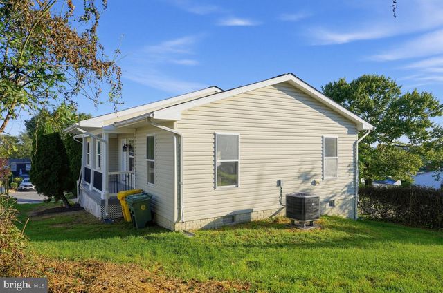 207 ELIZABETH AVE, Baltimore, MD 21225