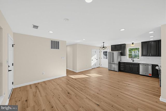 207 ELIZABETH AVE, Baltimore, MD 21225