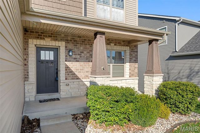 697 Luxembourg Gardens Court, Wentzville, MO 63385