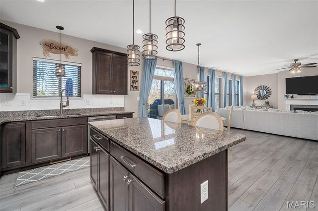 697 Luxembourg Gardens Court, Wentzville, MO 63385