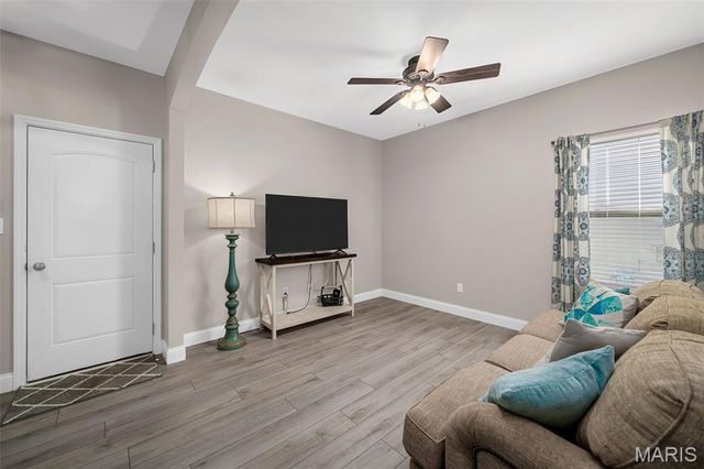 697 Luxembourg Gardens Court, Wentzville, MO 63385