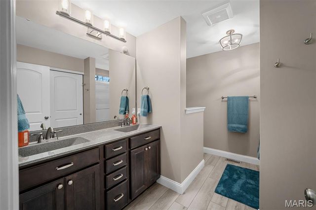 697 Luxembourg Gardens Court, Wentzville, MO 63385