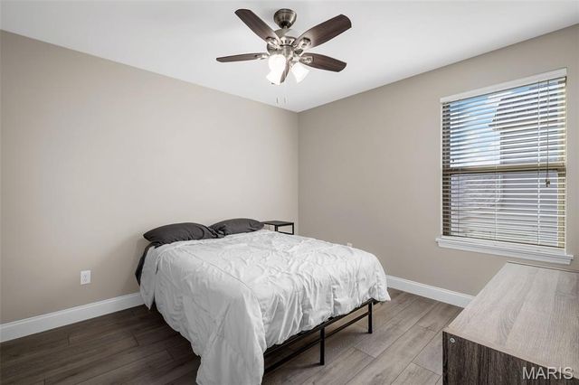 697 Luxembourg Gardens Court, Wentzville, MO 63385