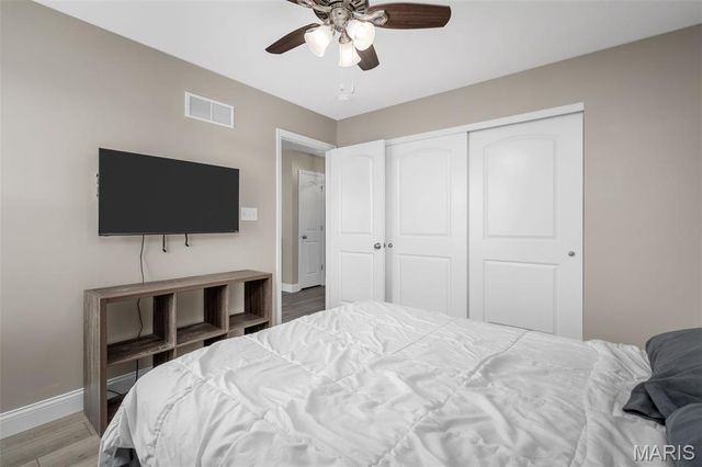 697 Luxembourg Gardens Court, Wentzville, MO 63385