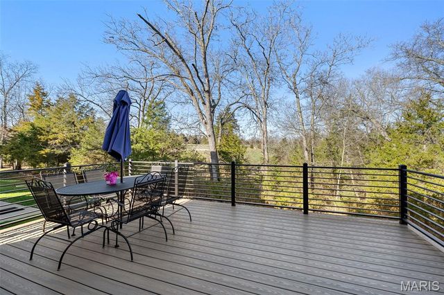 697 Luxembourg Gardens Court, Wentzville, MO 63385