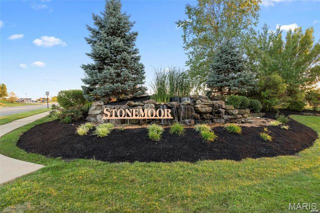 697 Luxembourg Gardens Court, Wentzville, MO 63385