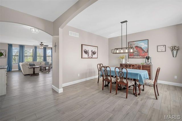 697 Luxembourg Gardens Court, Wentzville, MO 63385