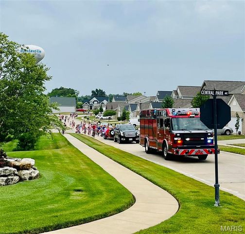 697 Luxembourg Gardens Court, Wentzville, MO 63385