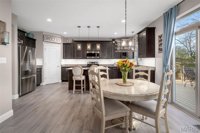 697 Luxembourg Gardens Court, Wentzville, MO 63385