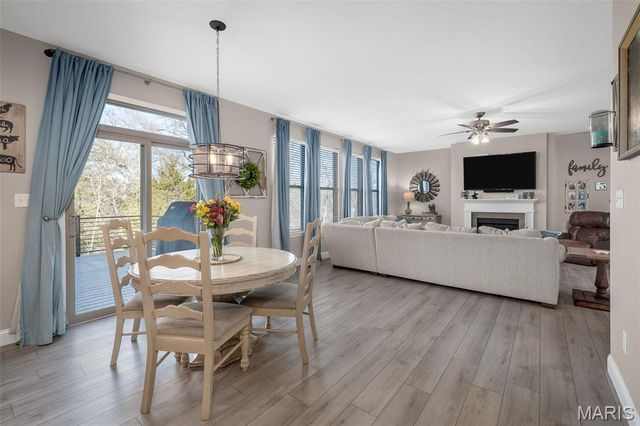 697 Luxembourg Gardens Court, Wentzville, MO 63385