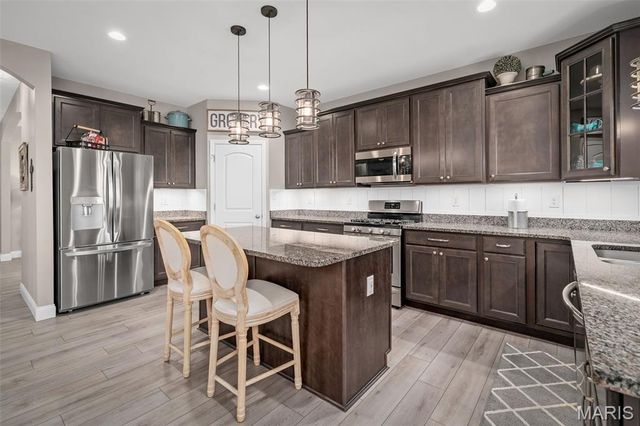 697 Luxembourg Gardens Court, Wentzville, MO 63385