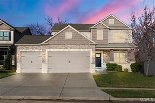 697 Luxembourg Gardens Court, Wentzville, MO 63385