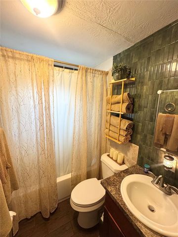 831 NAPLES DRIVE, Orlando, FL 32804