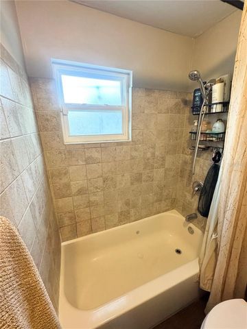 831 NAPLES DRIVE, Orlando, FL 32804