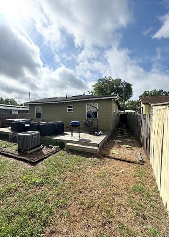 831 NAPLES DRIVE, Orlando, FL 32804