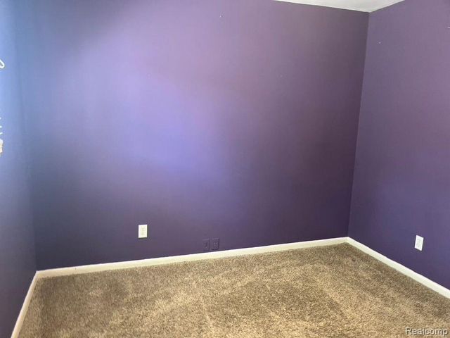 28817 Groveland Street, Madison Heights, MI 48071