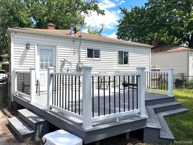 28817 Groveland Street, Madison Heights, MI 48071