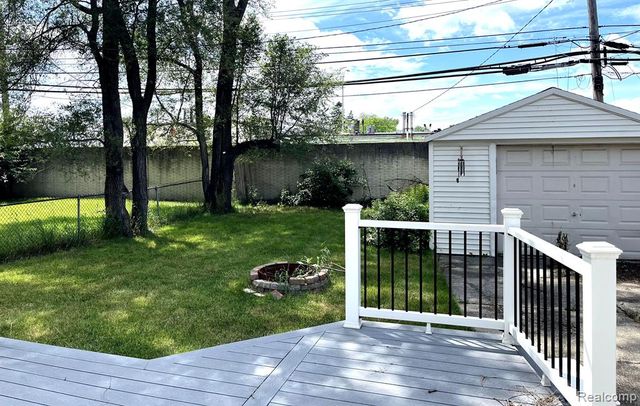 28817 Groveland Street, Madison Heights, MI 48071