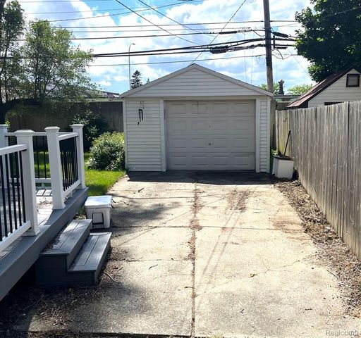 28817 Groveland Street, Madison Heights, MI 48071