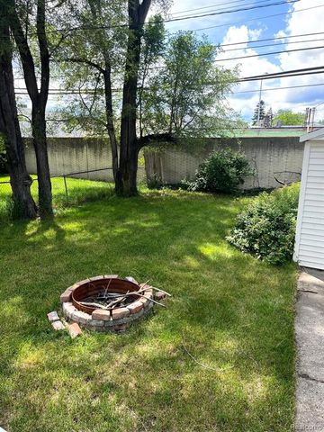 28817 Groveland Street, Madison Heights, MI 48071