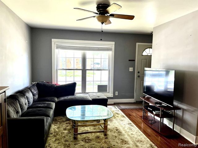 28817 Groveland Street, Madison Heights, MI 48071