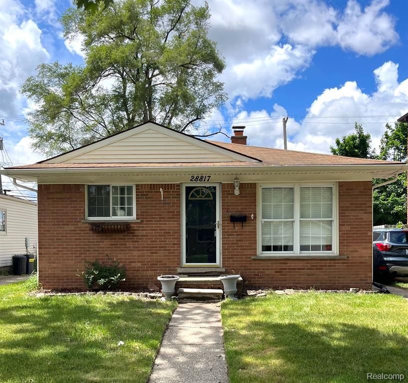 28817 Groveland Street, Madison Heights, MI 48071