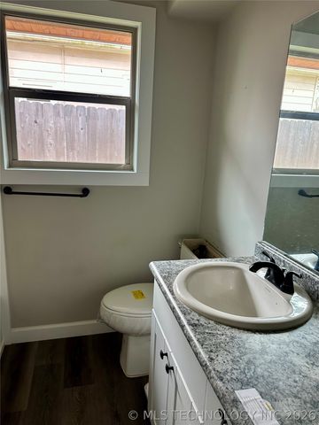 1024 N 3rd Avenue, Durant, OK 74701