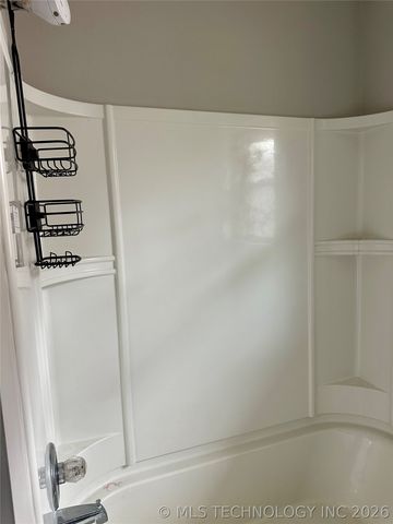 1024 N 3rd Avenue, Durant, OK 74701