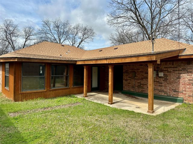 1024 N 3rd Avenue, Durant, OK 74701