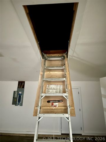 1024 N 3rd Avenue, Durant, OK 74701