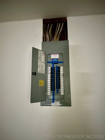 1024 N 3rd Avenue, Durant, OK 74701