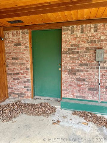 1024 N 3rd Avenue, Durant, OK 74701