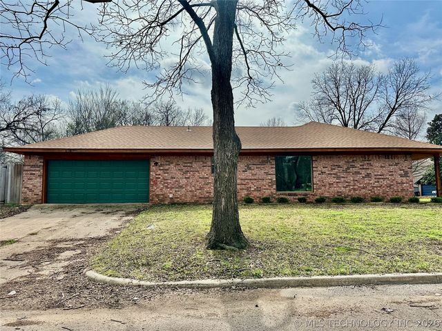 1024 N 3rd Avenue, Durant, OK 74701