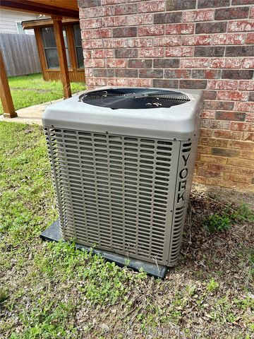 1024 N 3rd Avenue, Durant, OK 74701